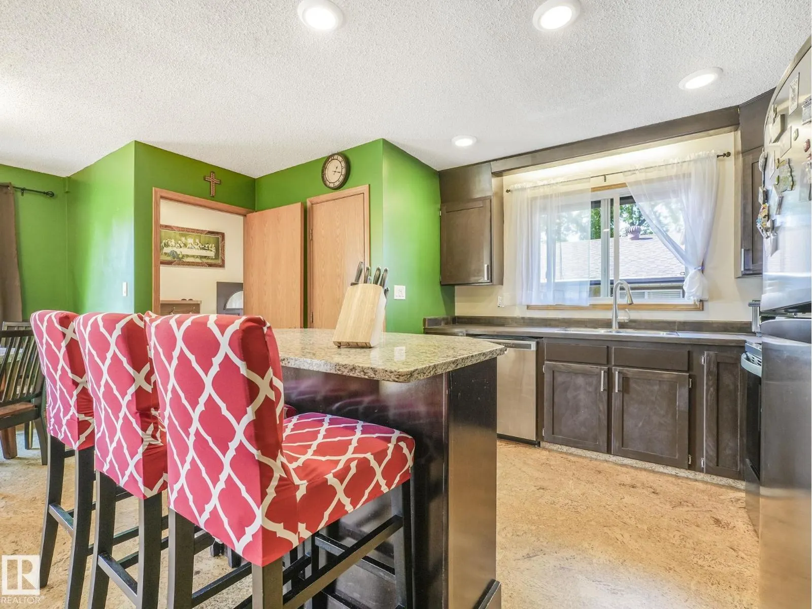 3608 15 AV NW