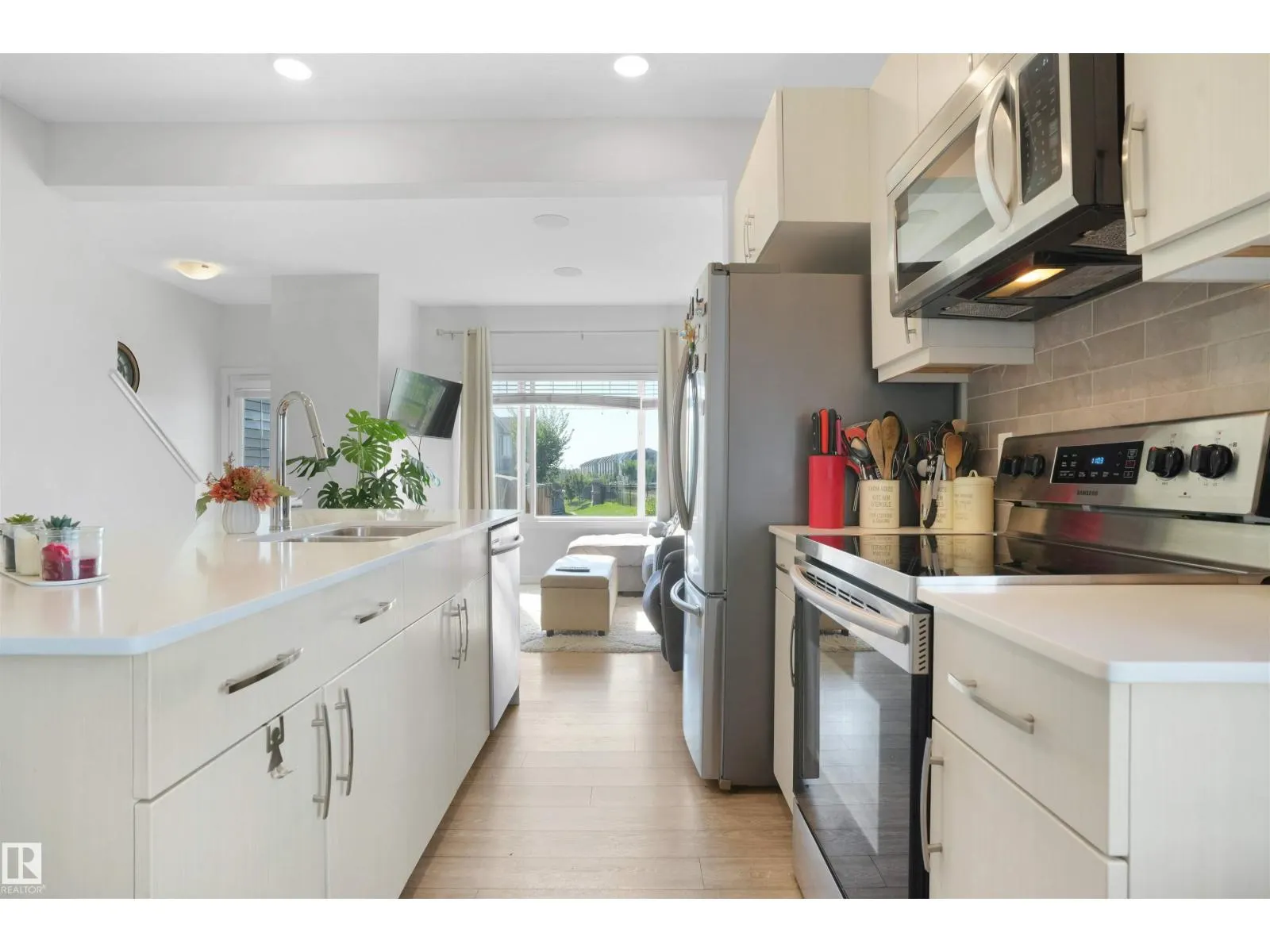 #39 6004 ROSENTHAL WY NW