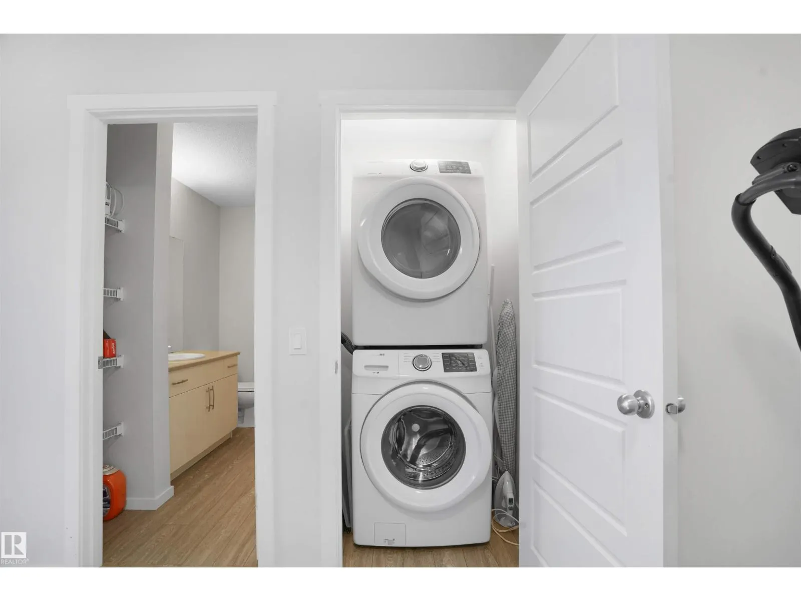 #39 6004 ROSENTHAL WY NW