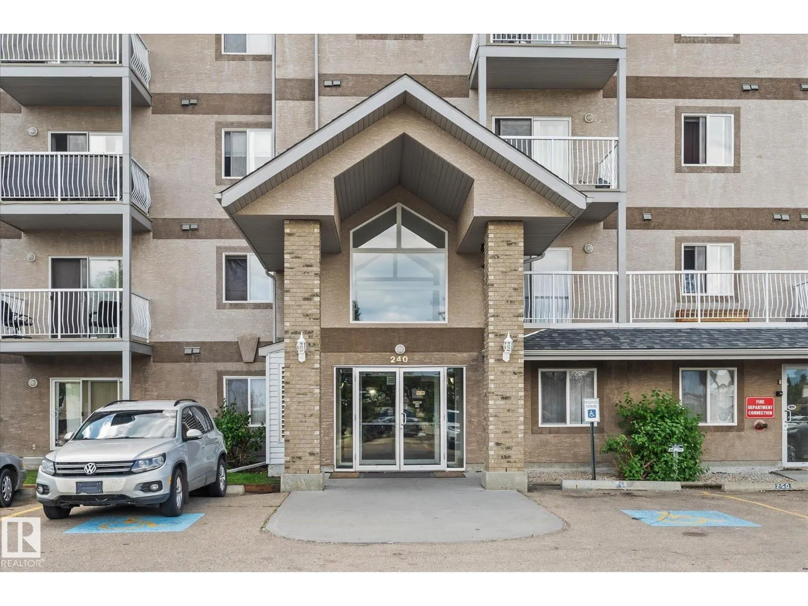 #120 240 SPRUCE RIDGE RD