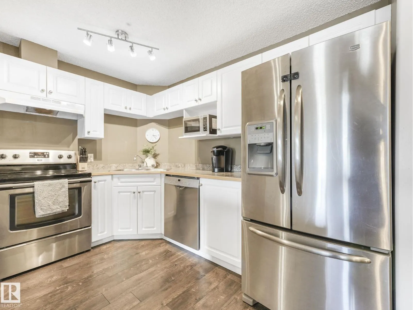 #204 5340 199 ST NW