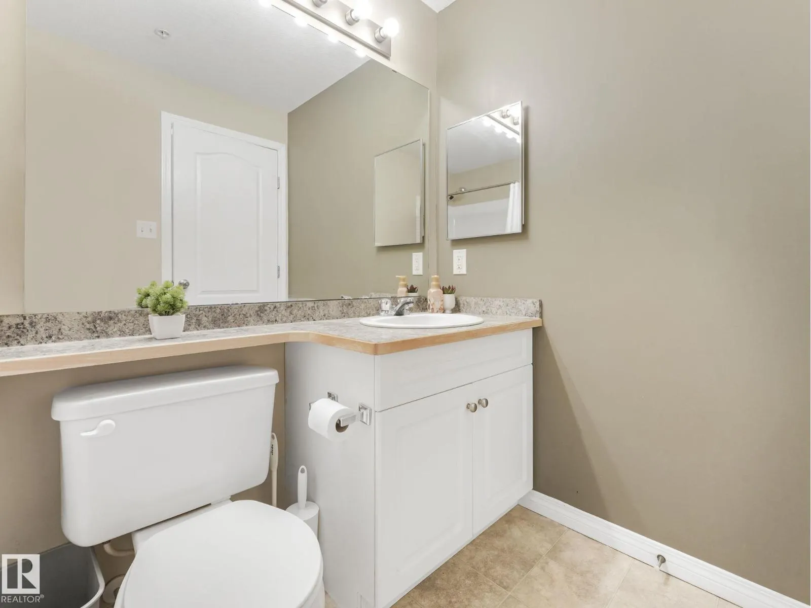 #204 5340 199 ST NW