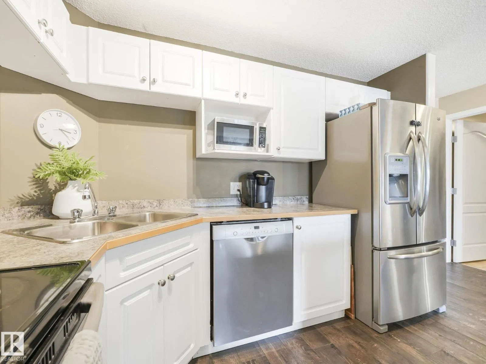 #204 5340 199 ST NW