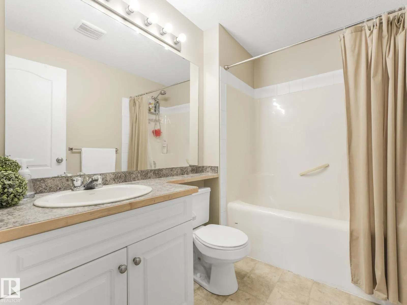 #204 5340 199 ST NW
