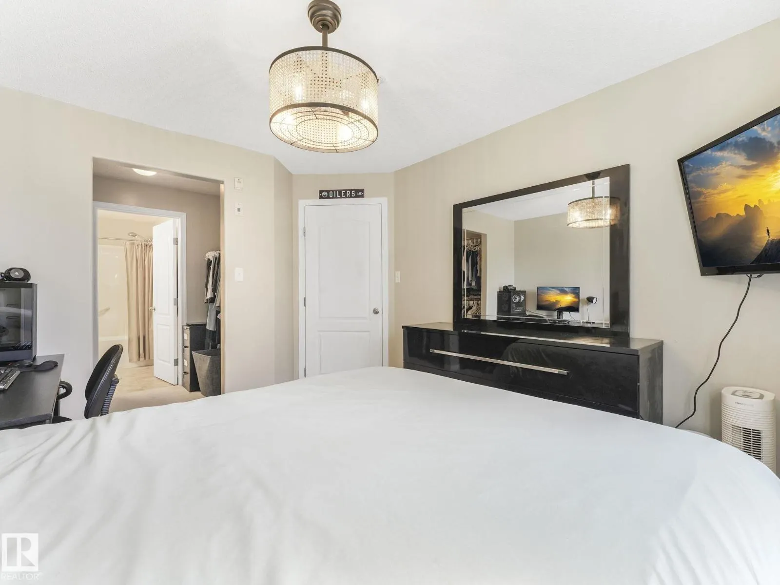 #204 5340 199 ST NW