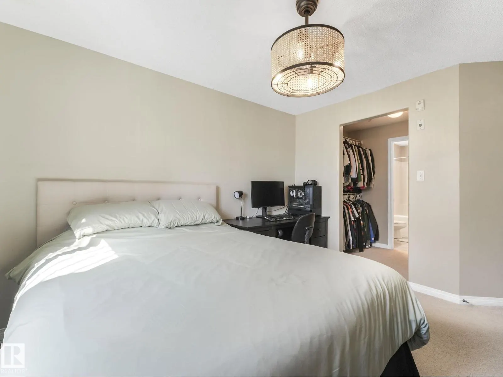 #204 5340 199 ST NW