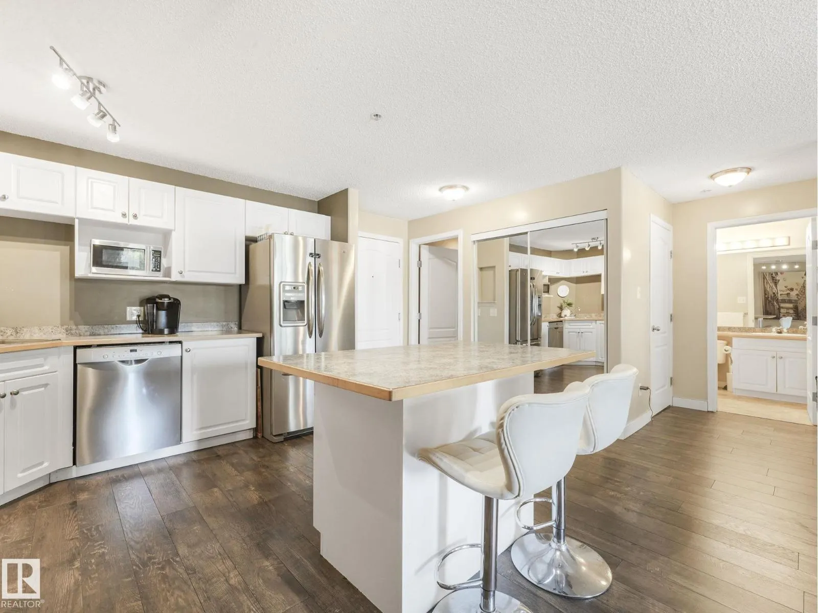 #204 5340 199 ST NW