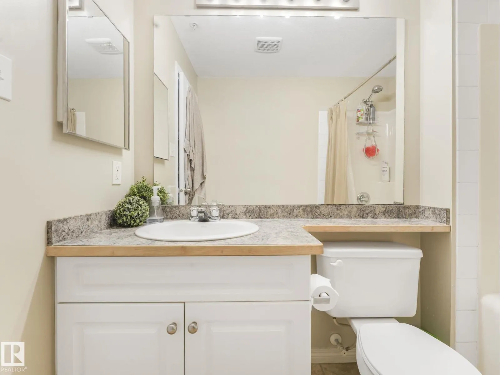 #204 5340 199 ST NW