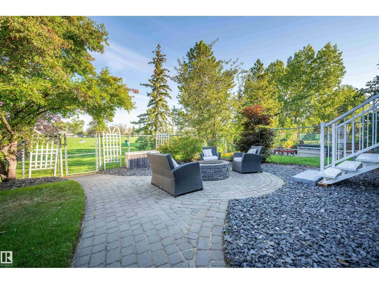 416 Forrest DR