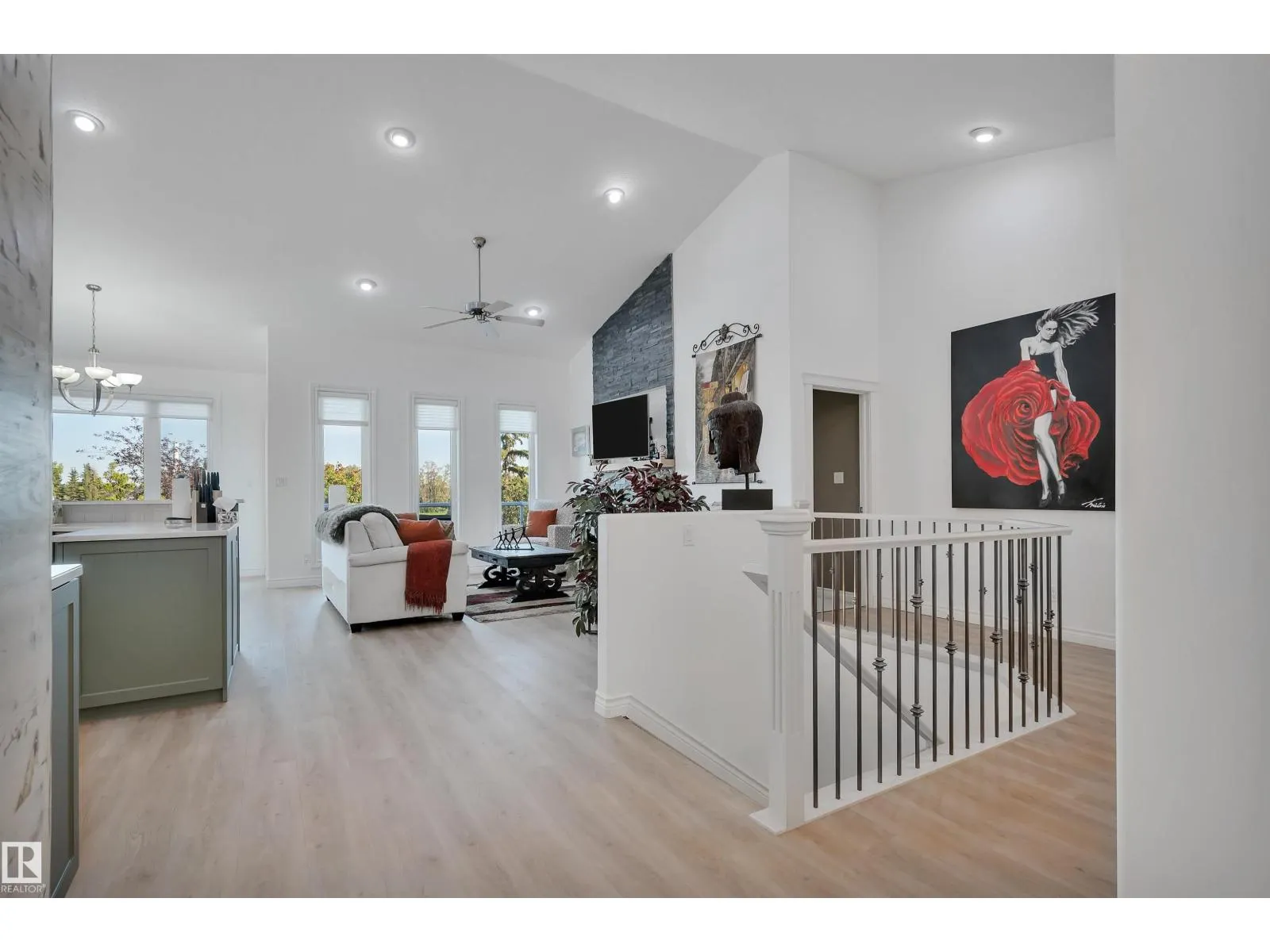 416 Forrest DR
