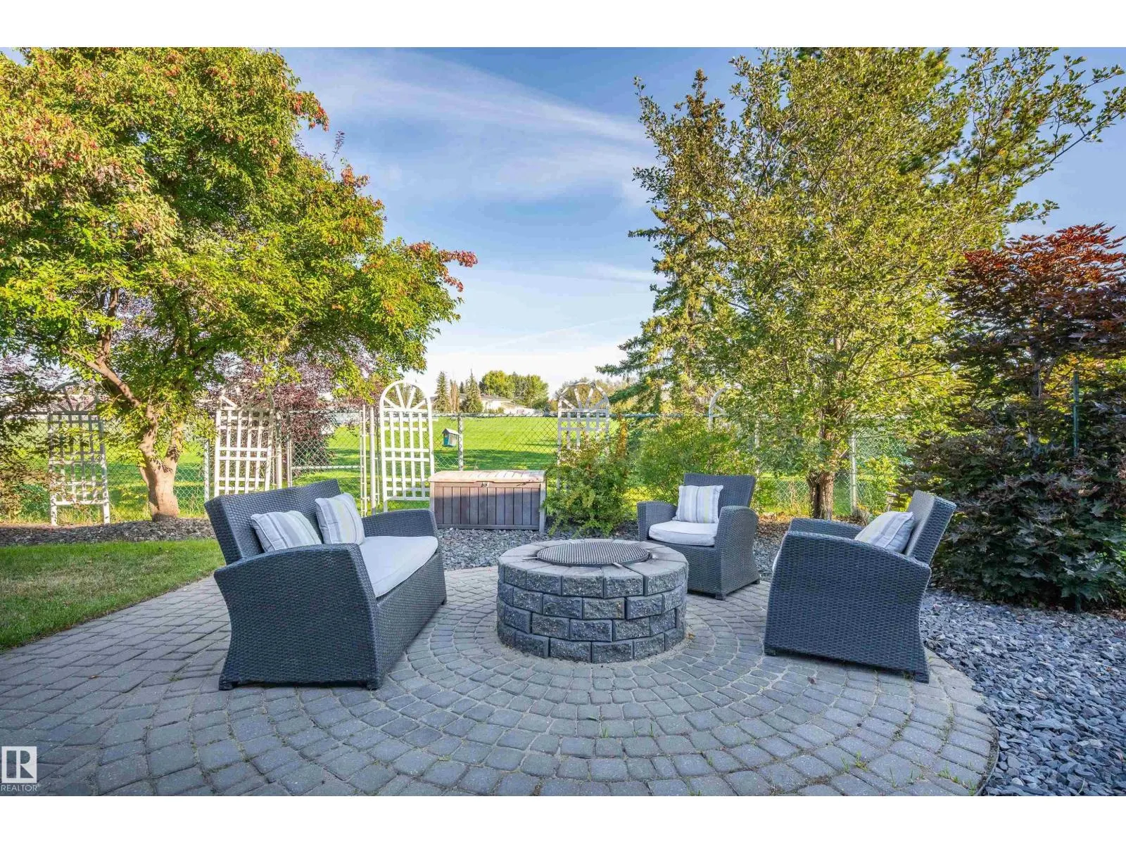 416 Forrest DR