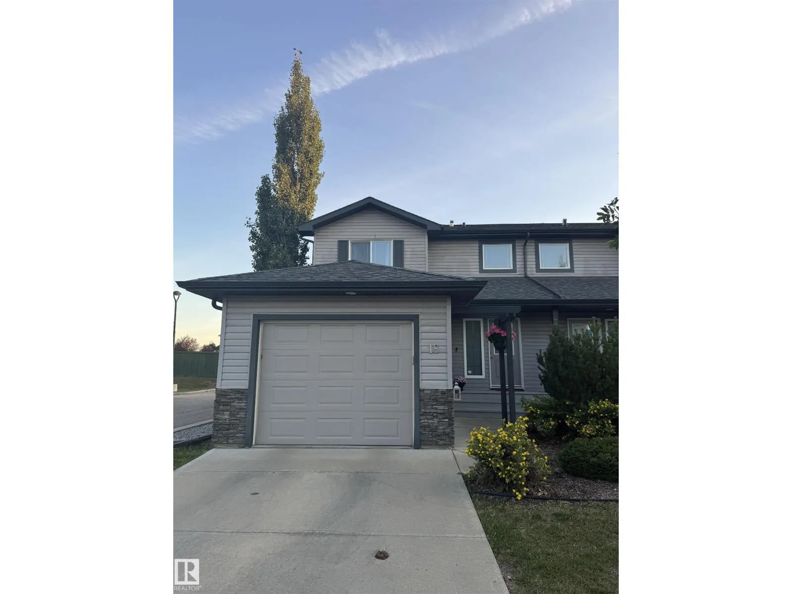 #18 13838 166 AV NW NW