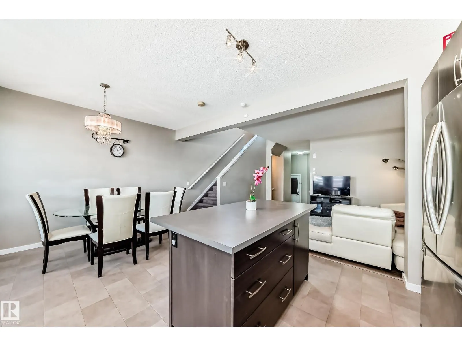 1247 McConachie BV NW NW