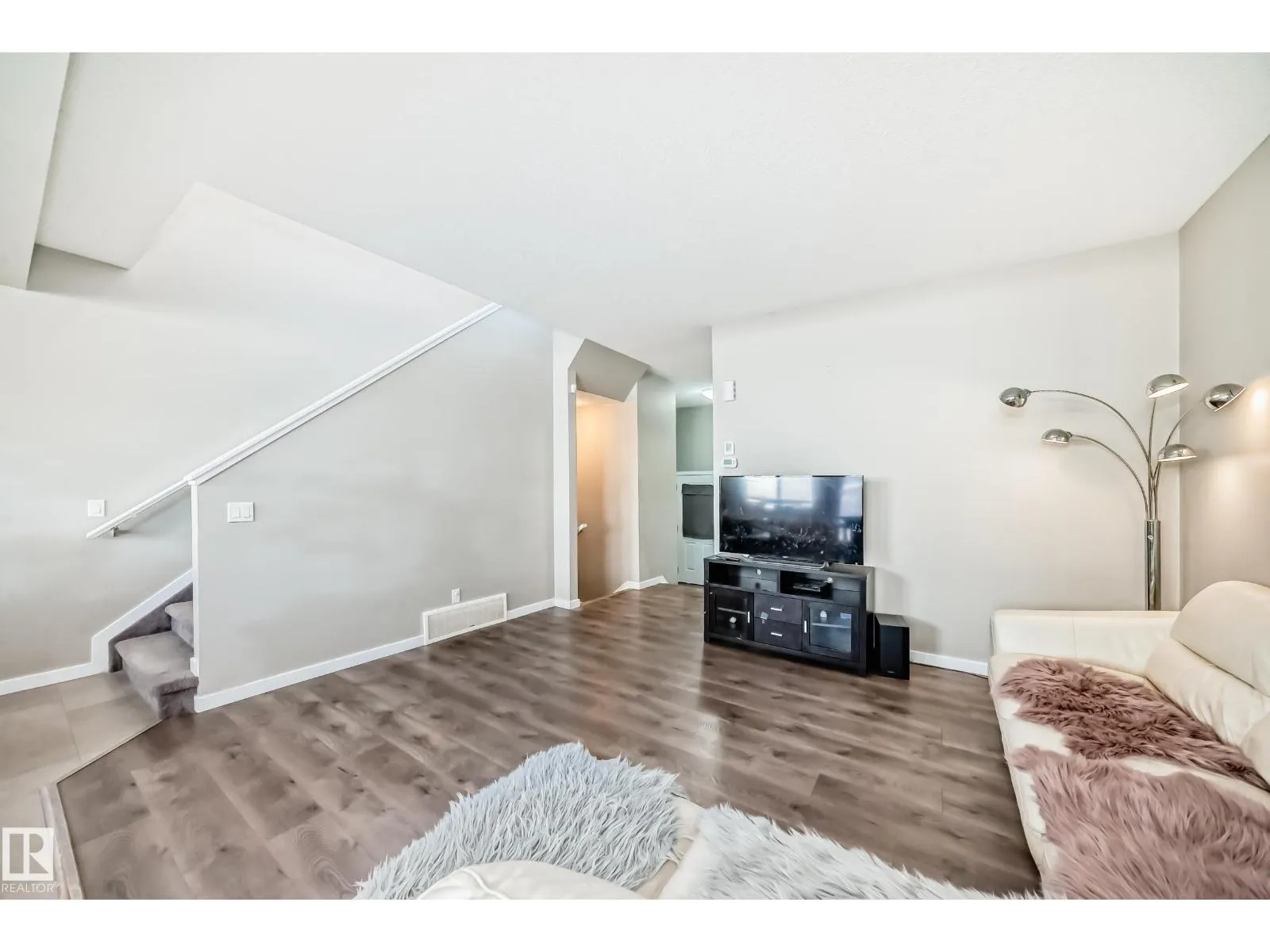 1247 McConachie BV NW NW