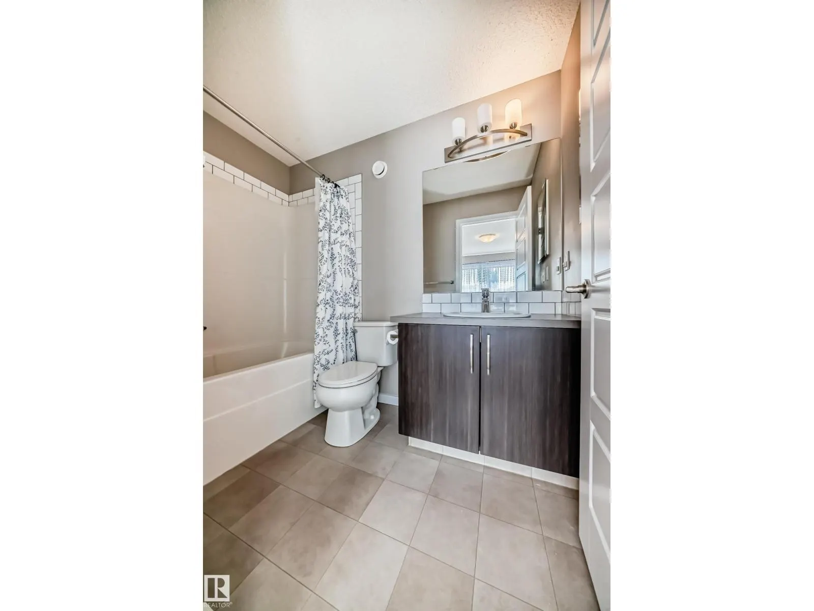 1247 McConachie BV NW NW