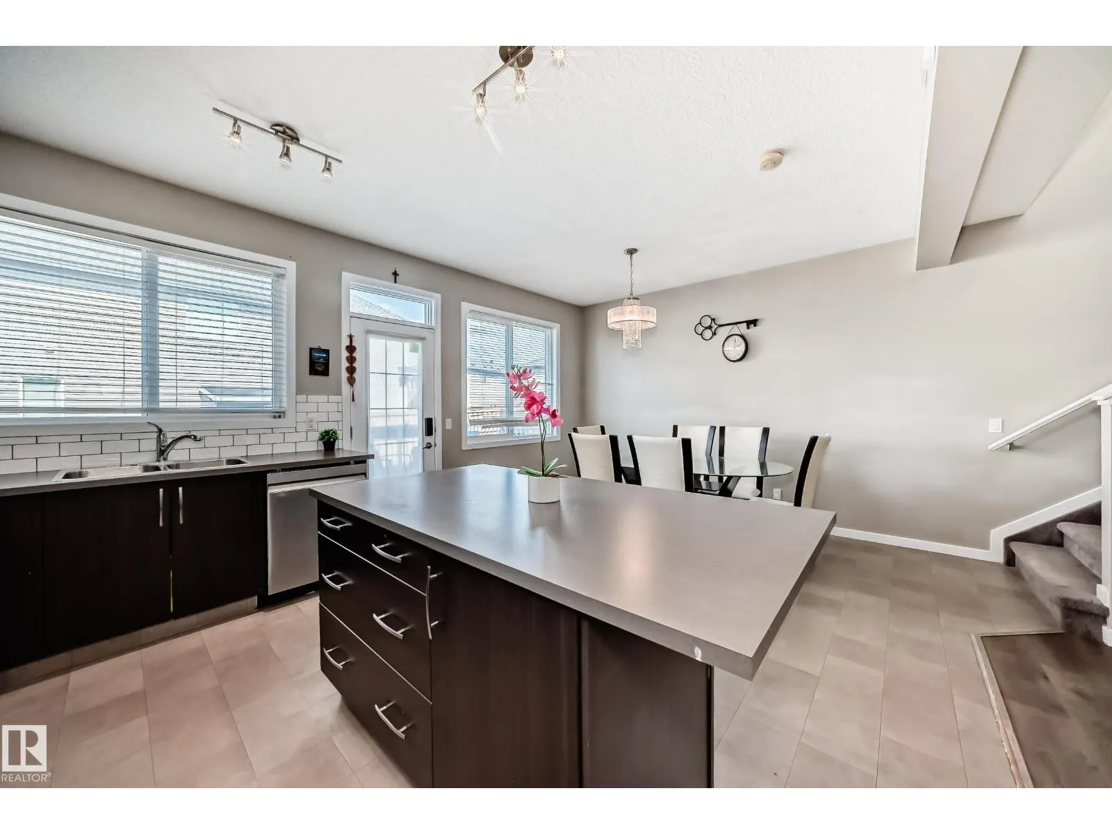 1247 McConachie BV NW NW