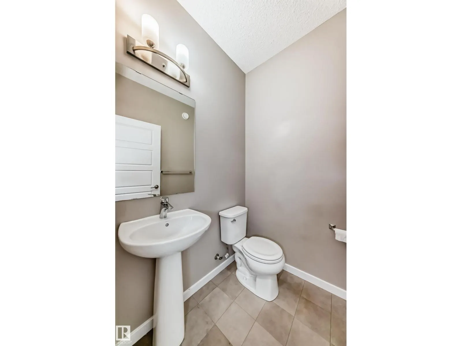 1247 McConachie BV NW NW