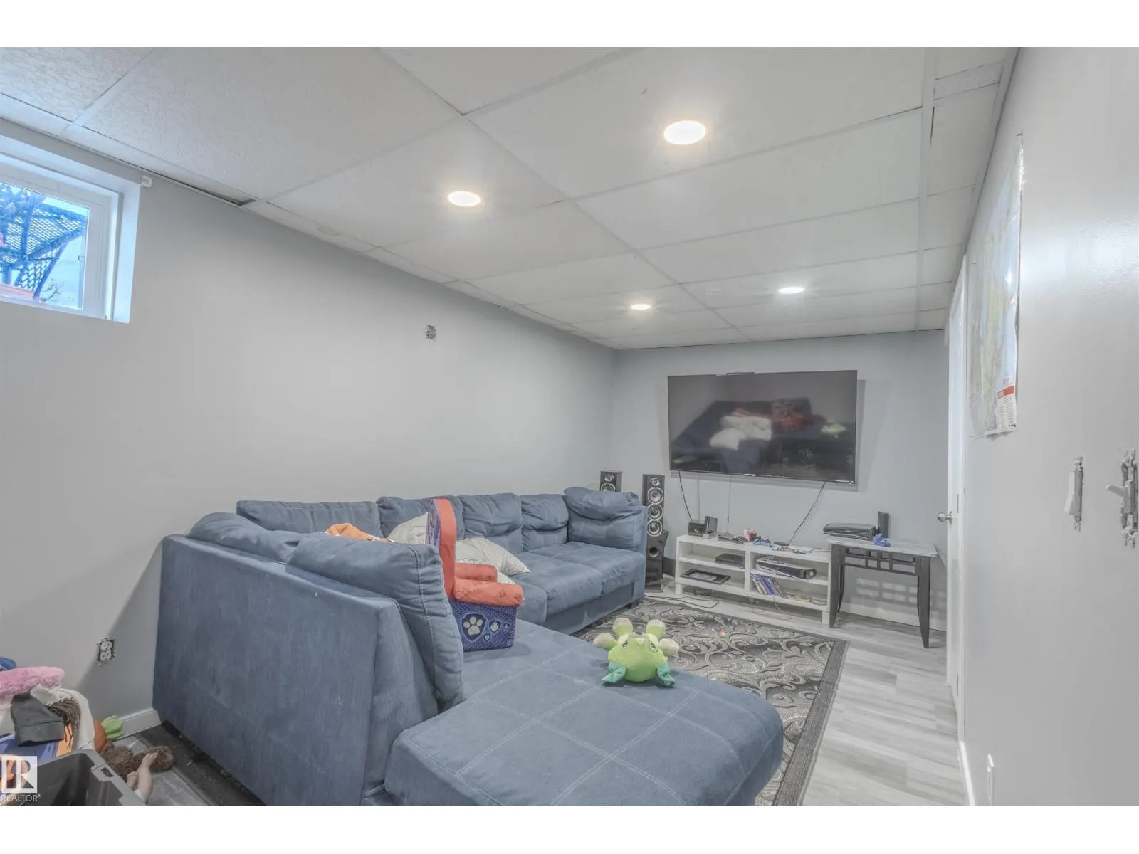 2716 44A AV NW