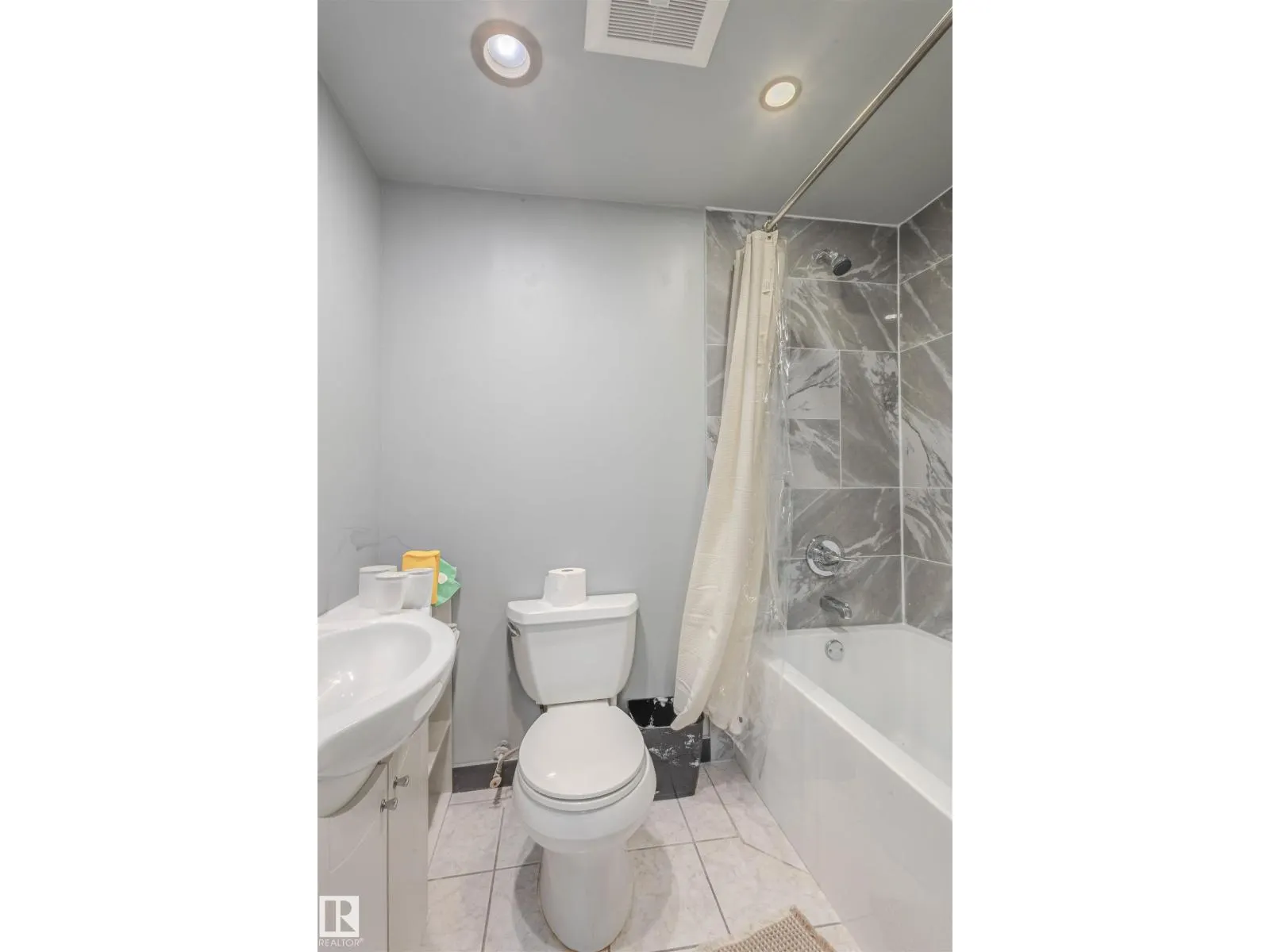 2716 44A AV NW