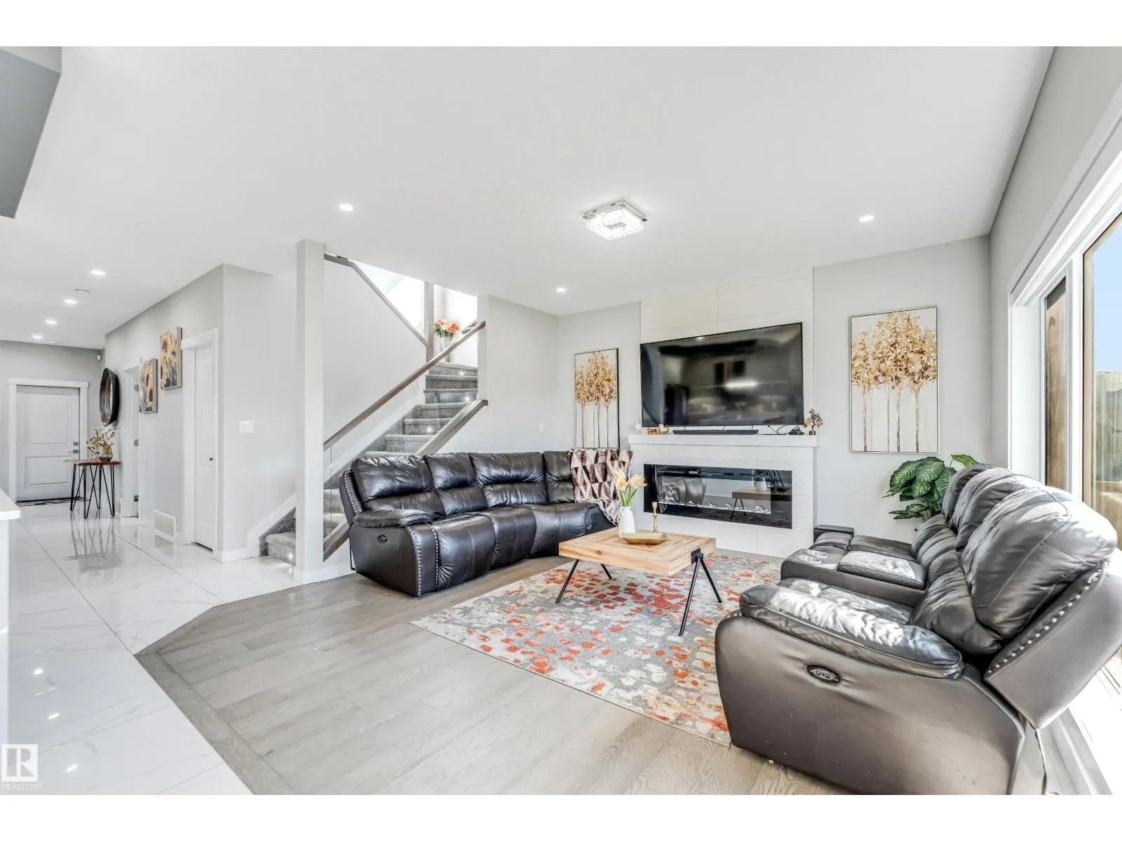 6221 172A AV NW