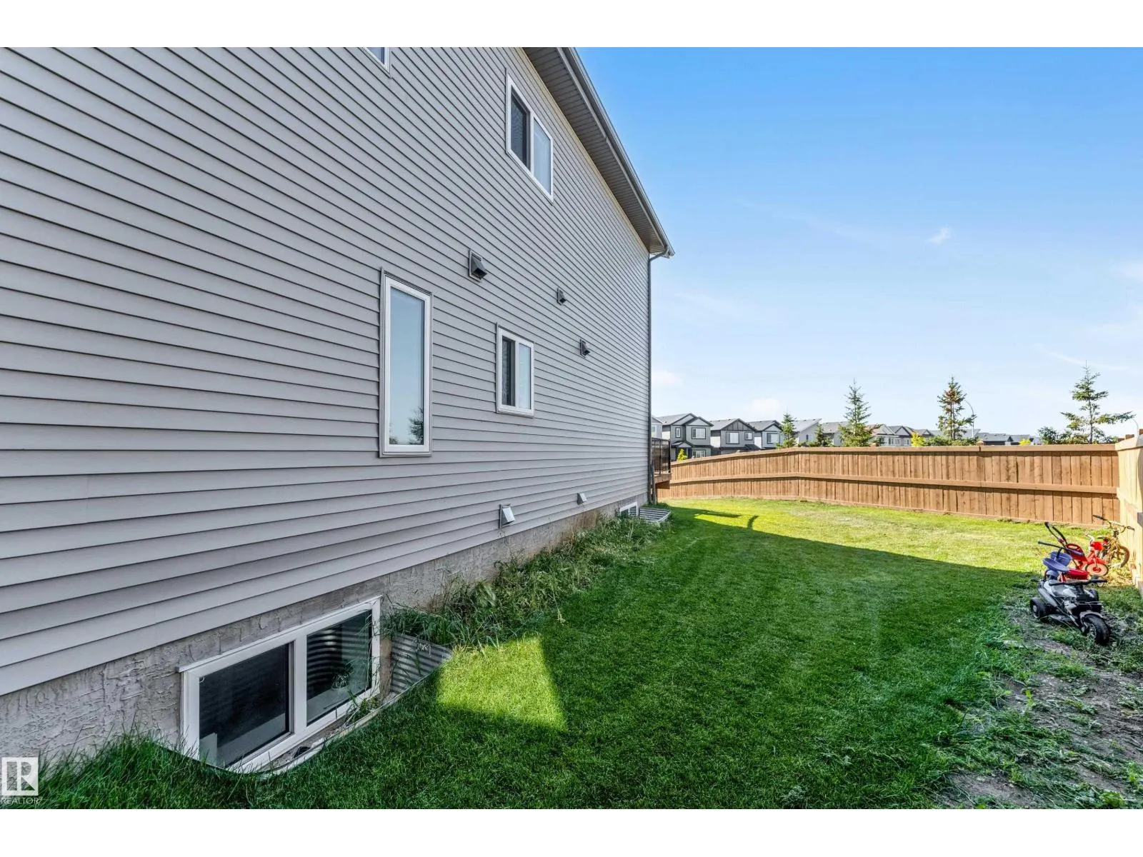 6221 172A AV NW