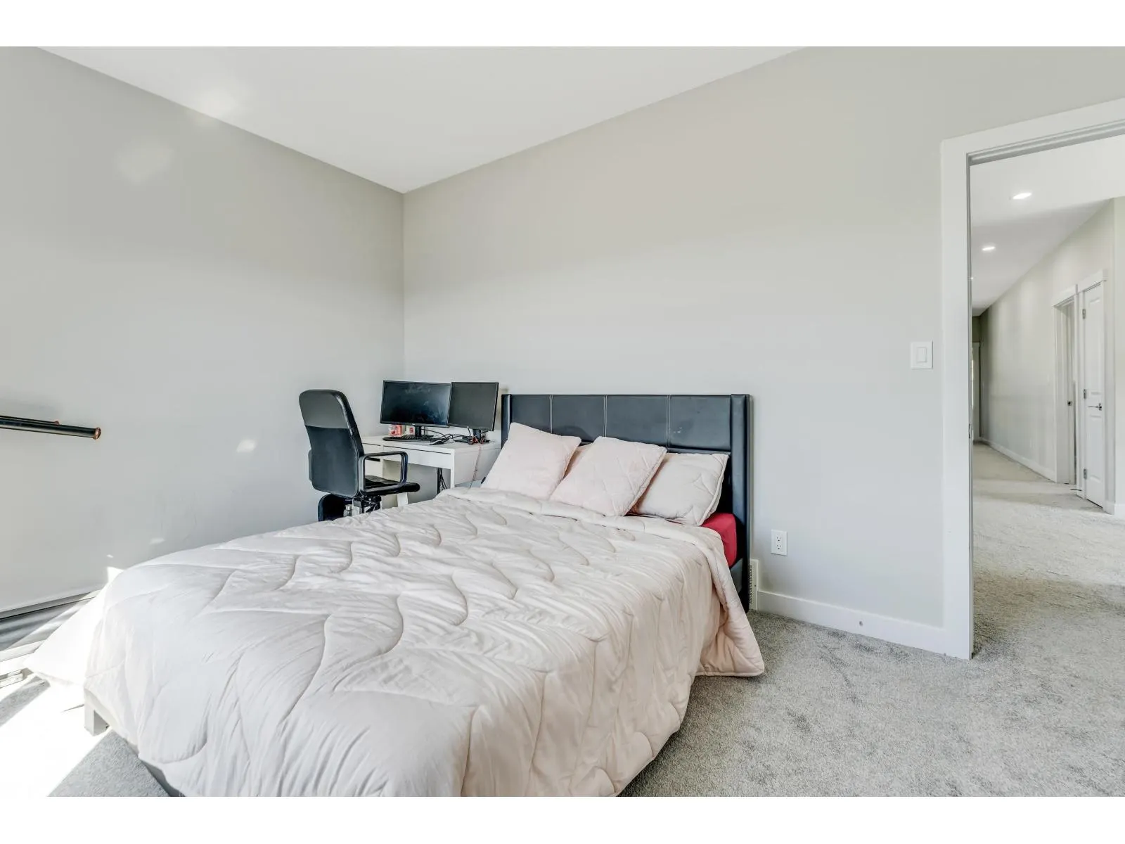6221 172A AV NW