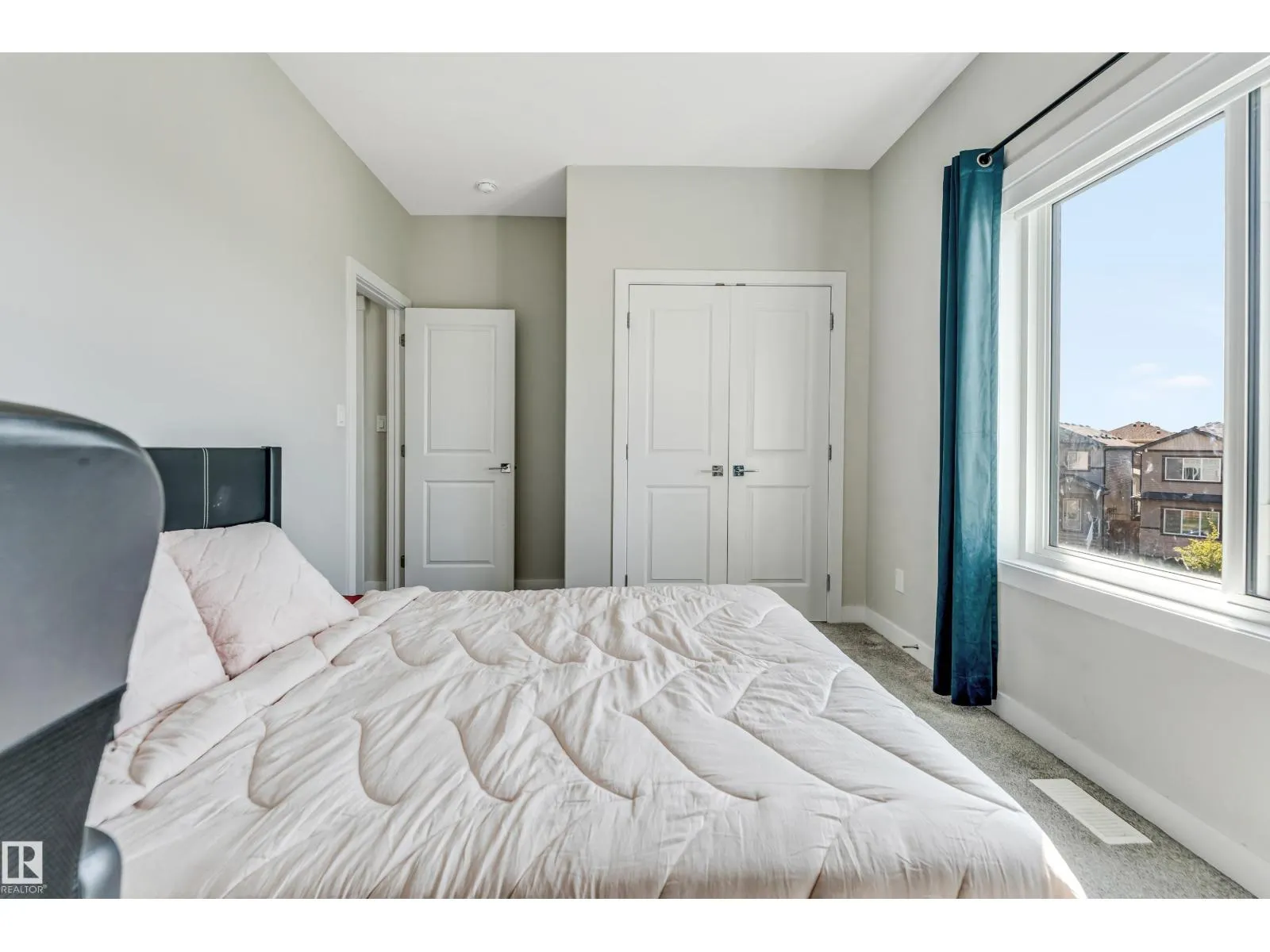 6221 172A AV NW