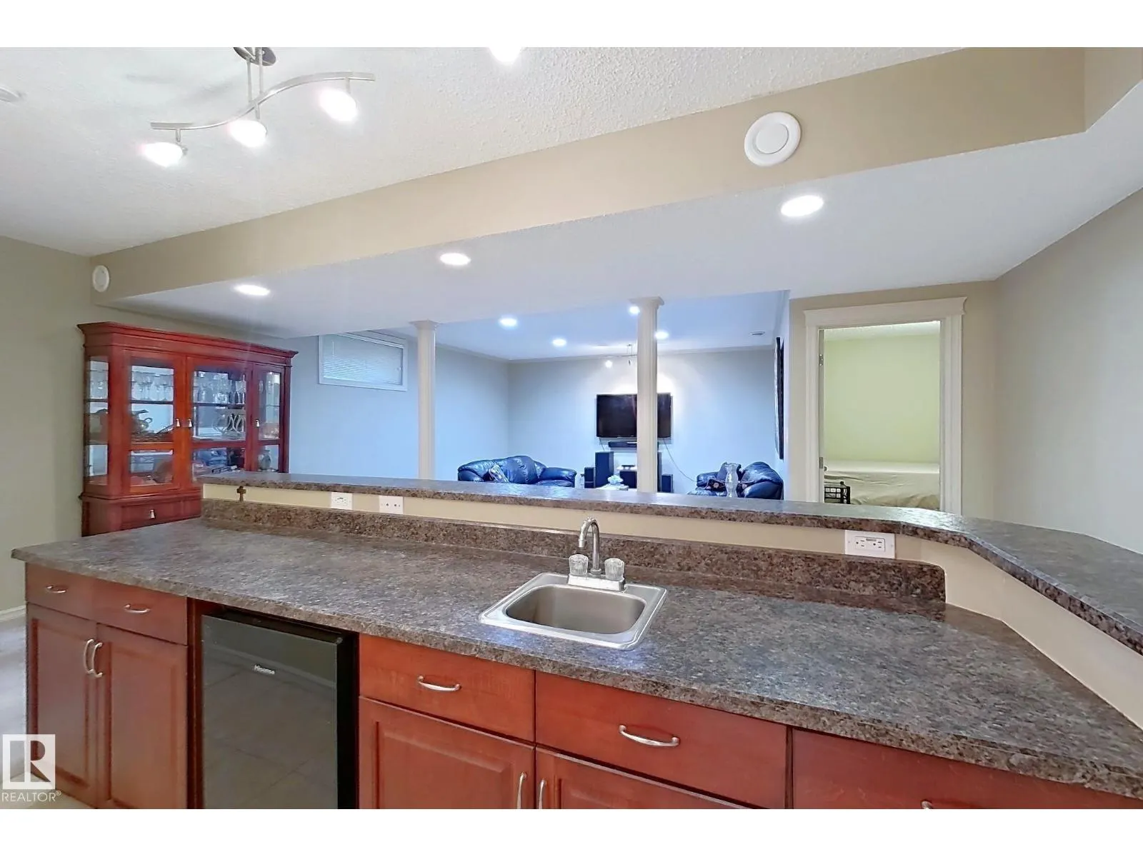 1206 MCKINNEY CO NW