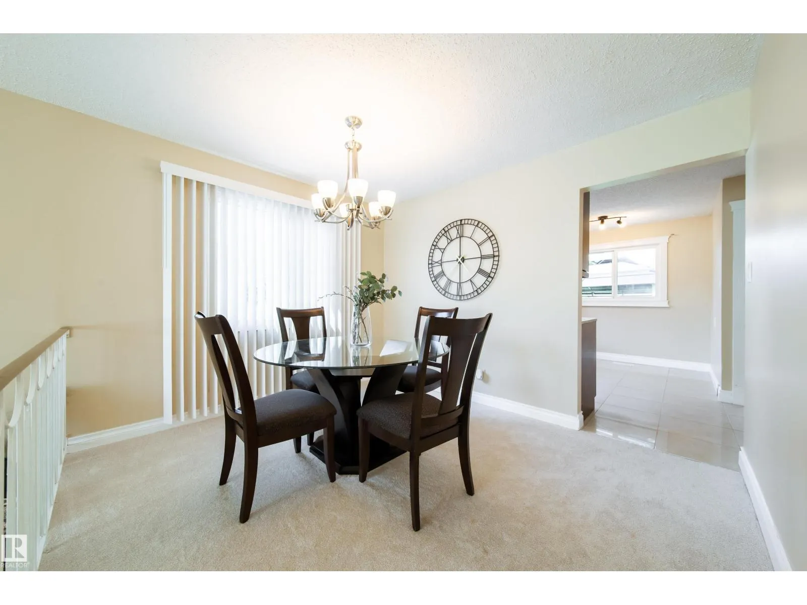 7808 22 AV NW