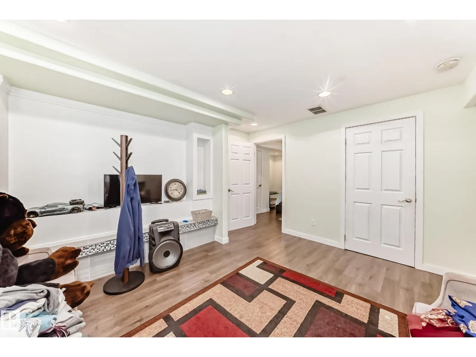 5506 165 AV NW