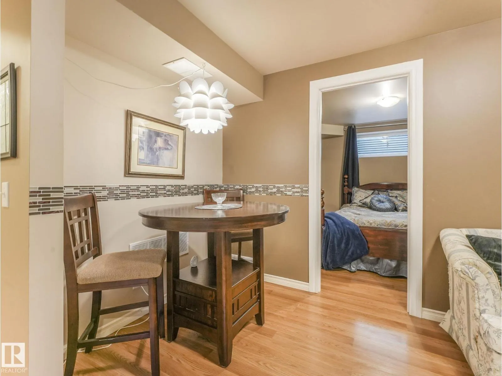 6123 5 AV SW