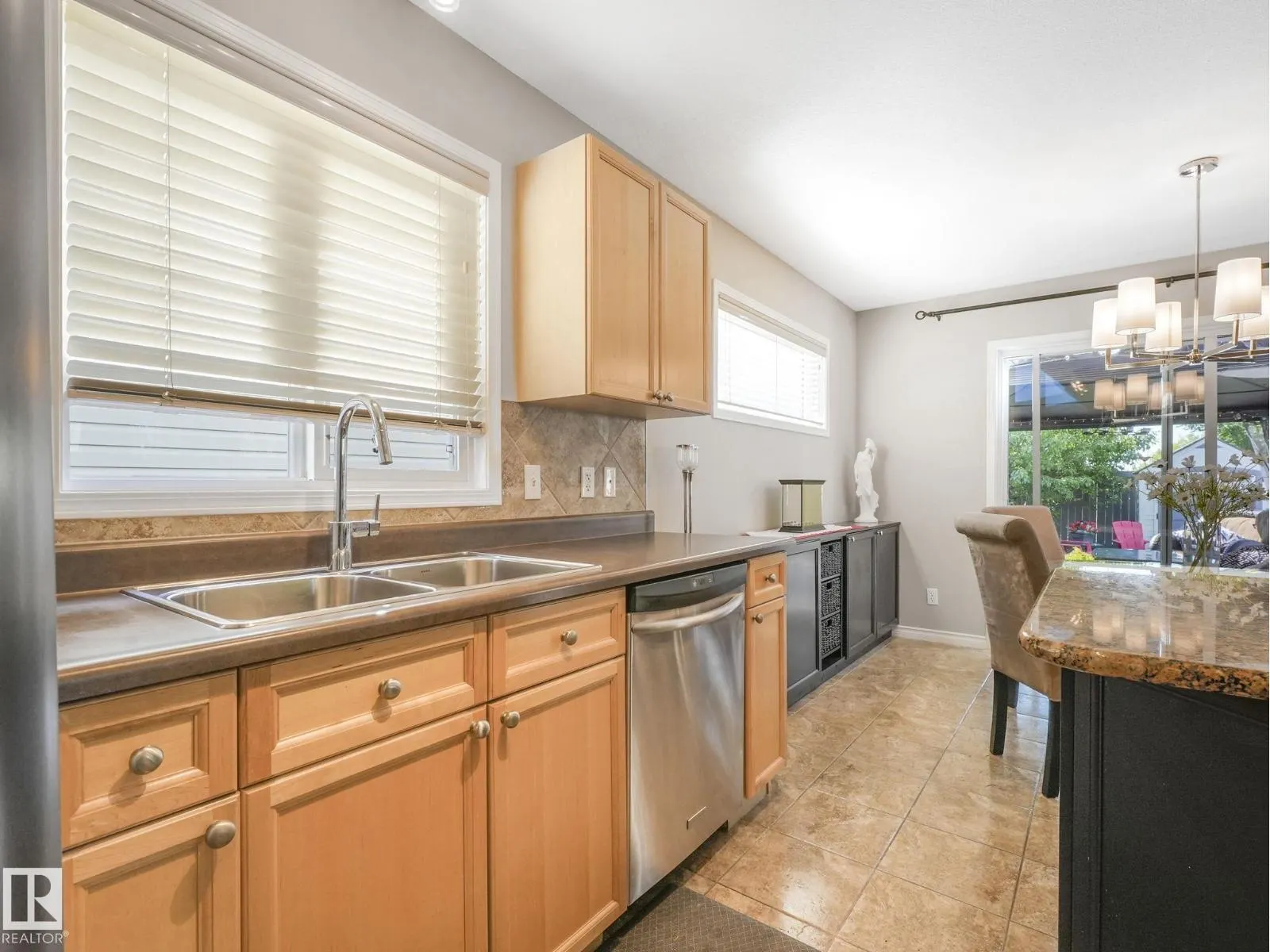 6123 5 AV SW