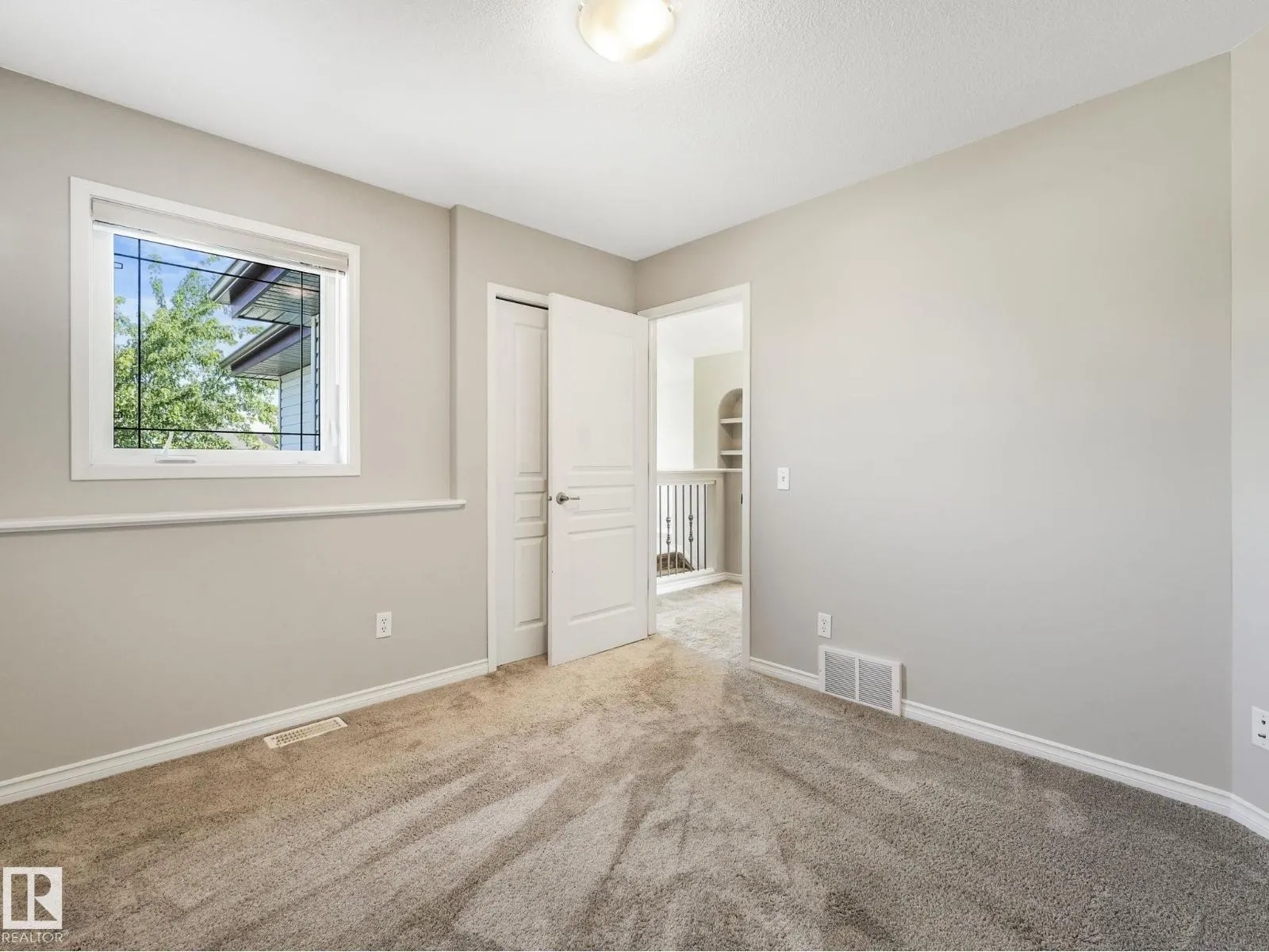 6123 5 AV SW