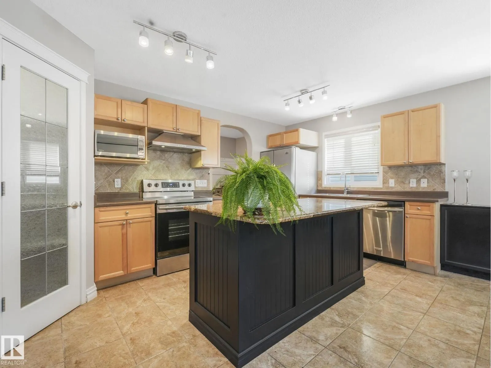 6123 5 AV SW