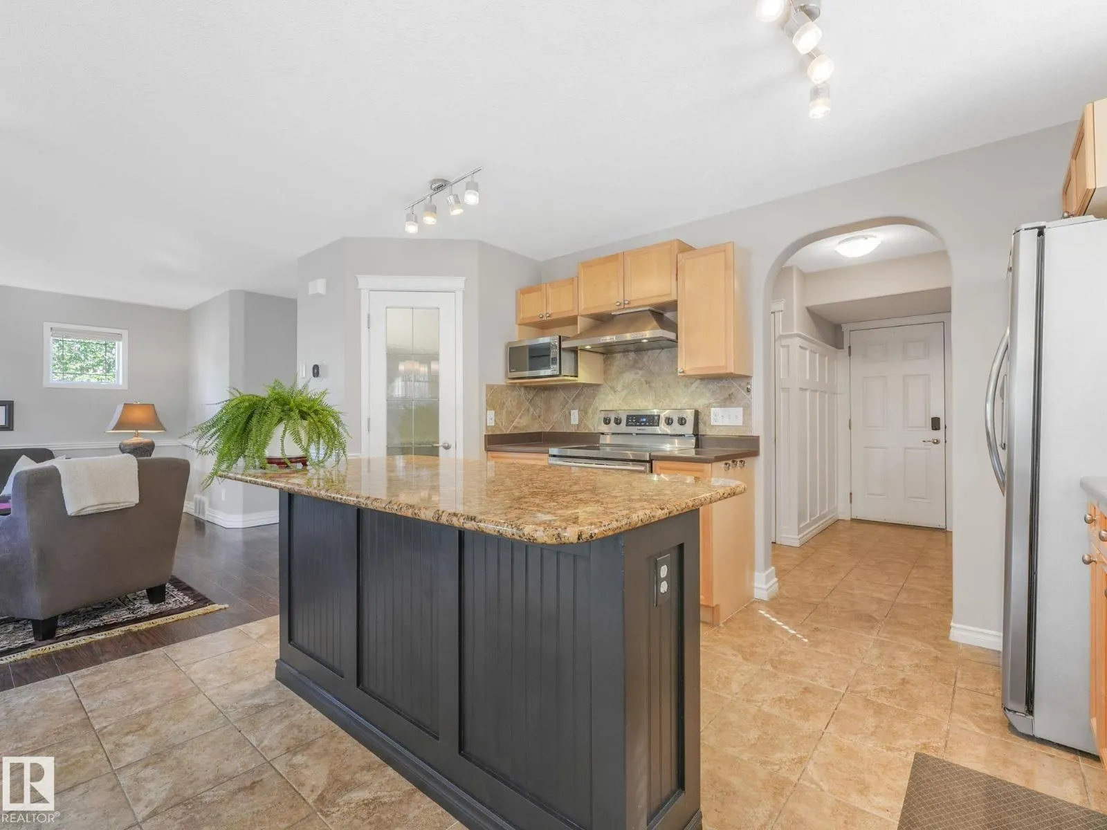 6123 5 AV SW