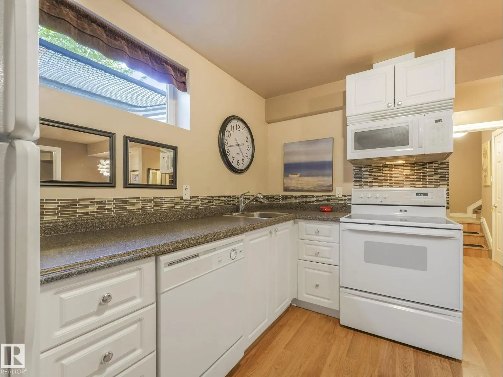 6123 5 AV SW