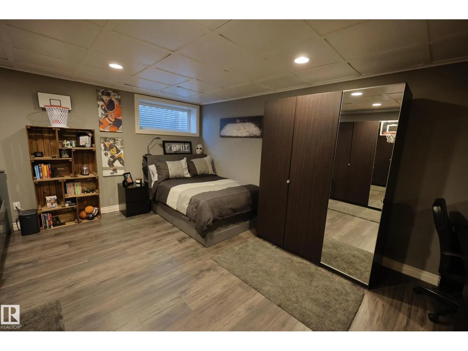 10310 96 ST