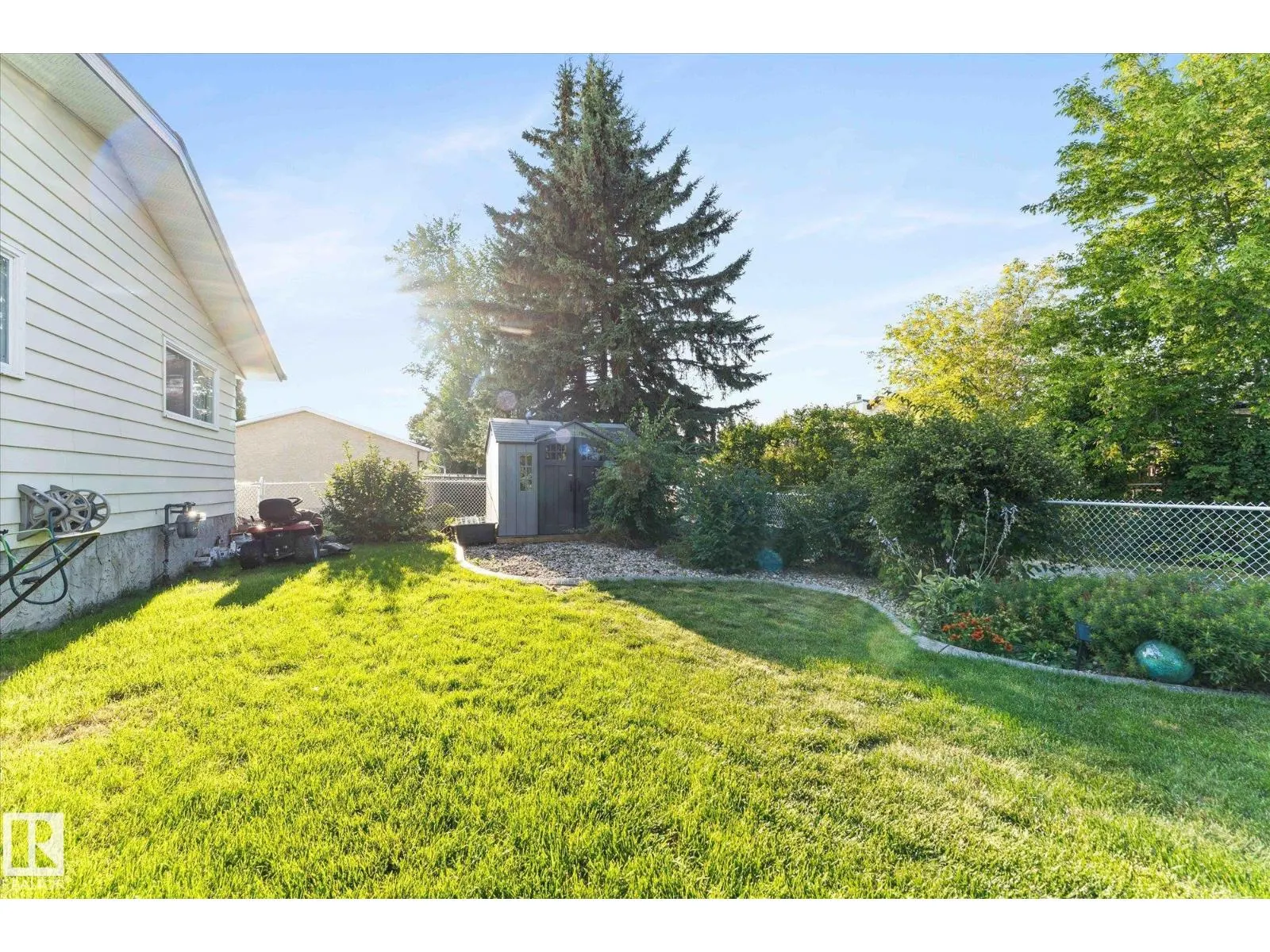 1 MILLER AV