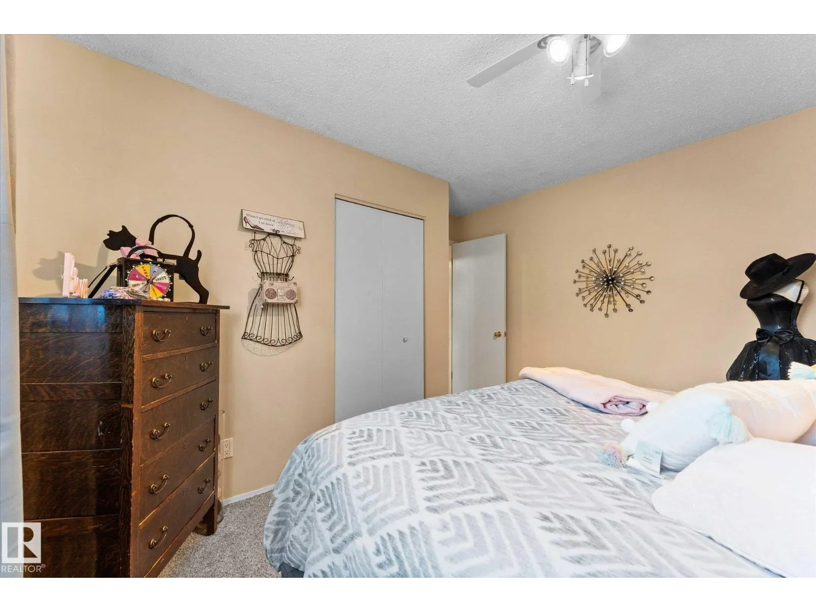 1 MILLER AV