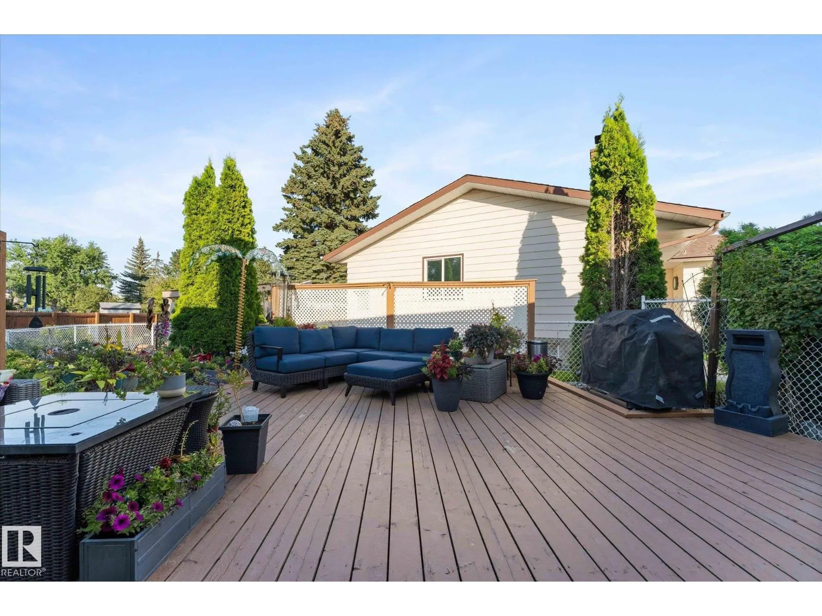 1 MILLER AV