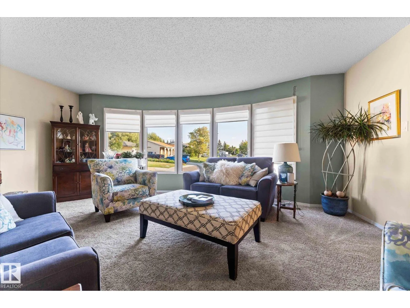 1 MILLER AV