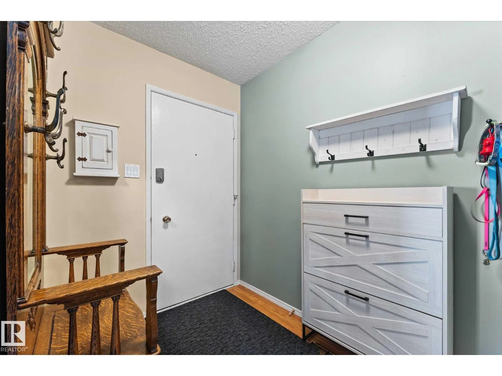 1 MILLER AV