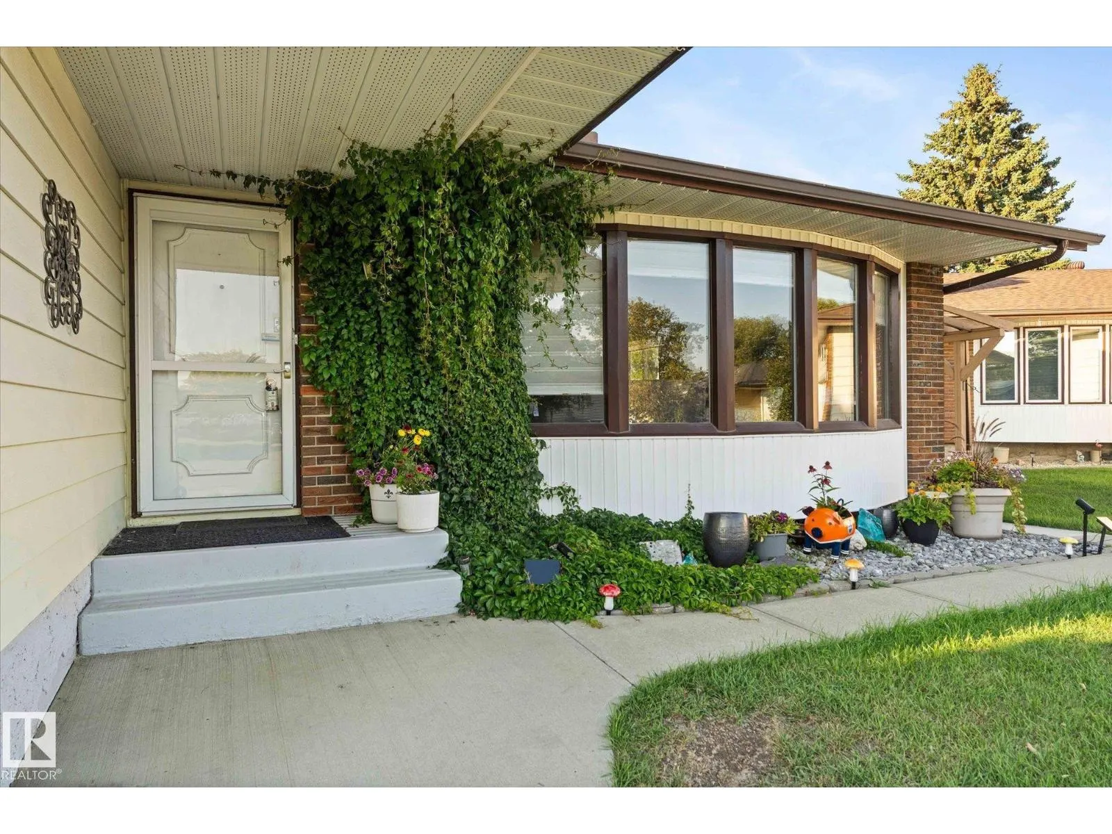 1 MILLER AV