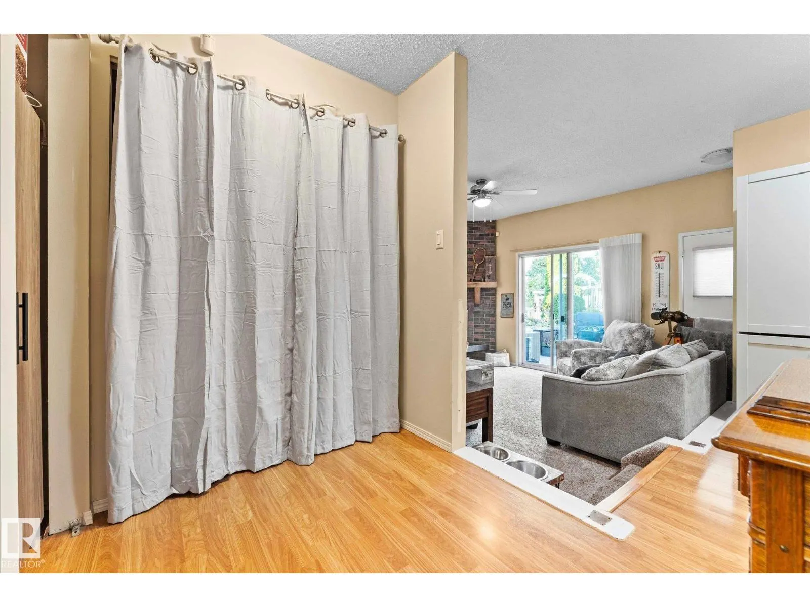 1 MILLER AV