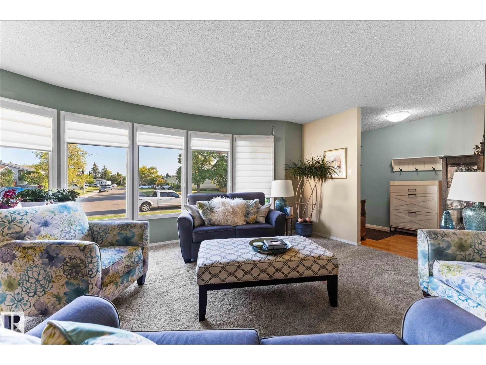 1 MILLER AV