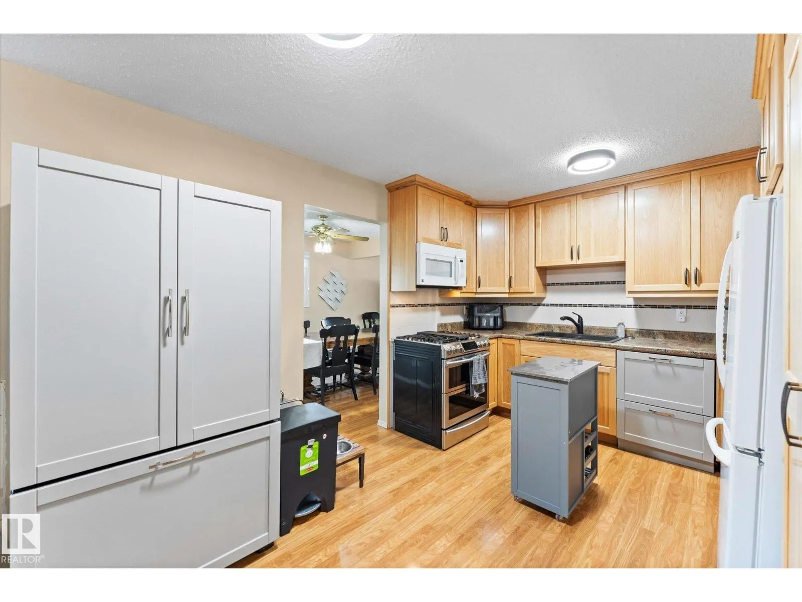 1 MILLER AV