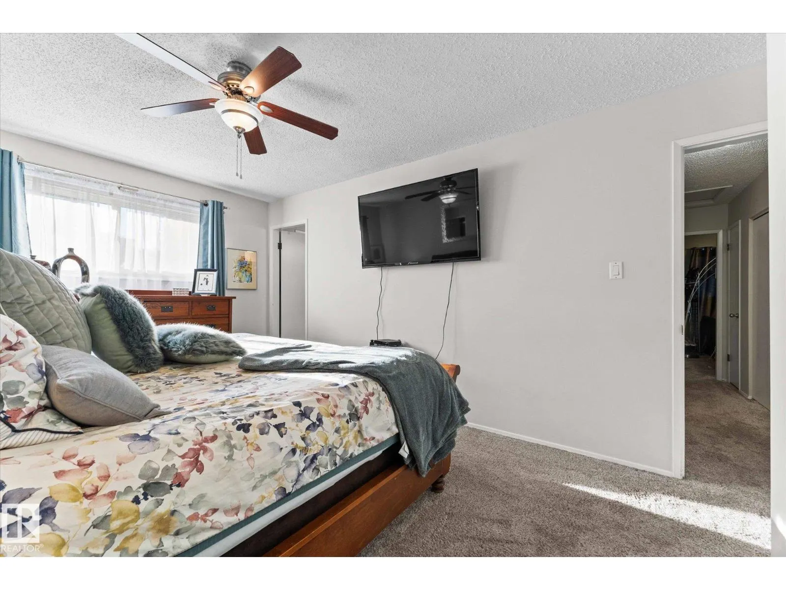 1 MILLER AV