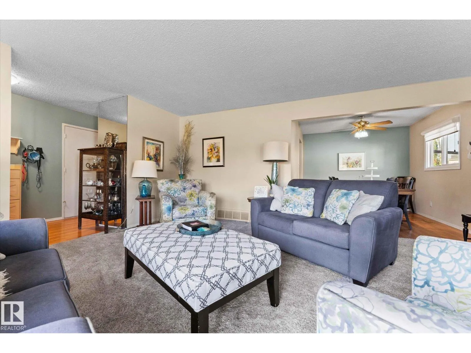 1 MILLER AV