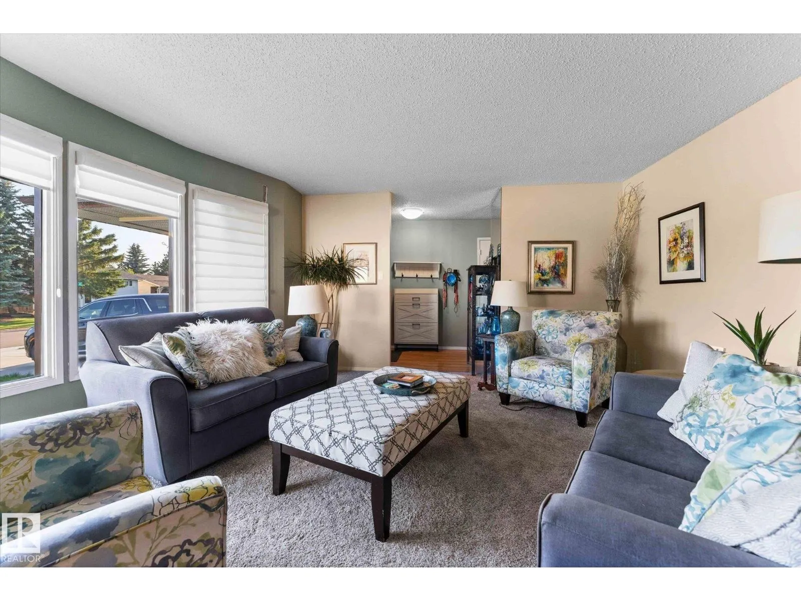 1 MILLER AV