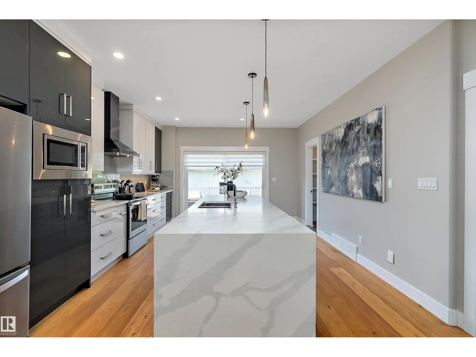 8422 117 ST NW